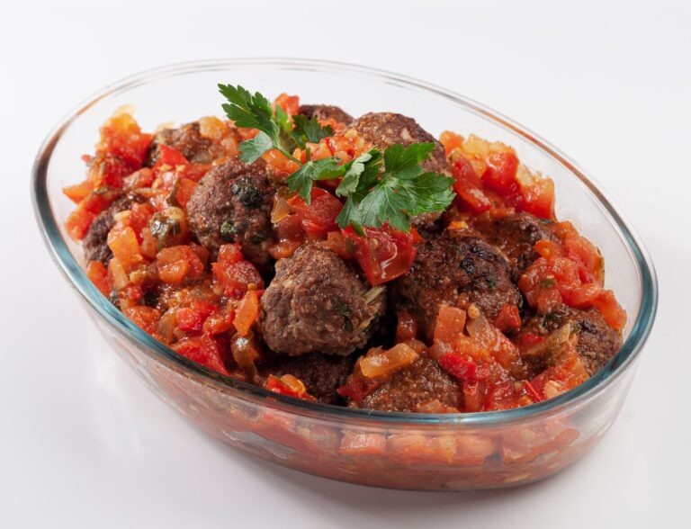 Meatballs in tomato sauce with parsley